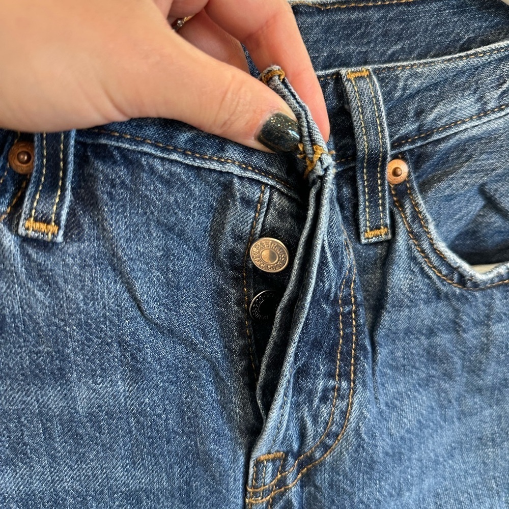 Levi's Blue Distressed Women Jeans - Picture 4 of 6